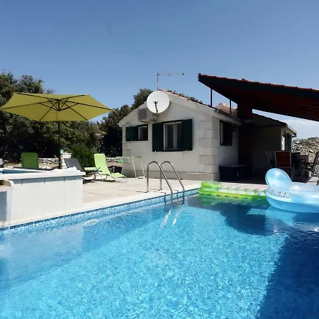Modern In With Swimming Pool Villa Škrip